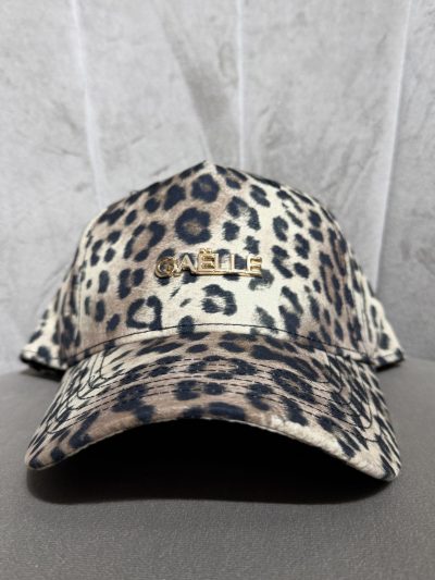 Gaelle Paris - Cappello visiera maculato placchetta metallo - GAACW03156 - Maculato