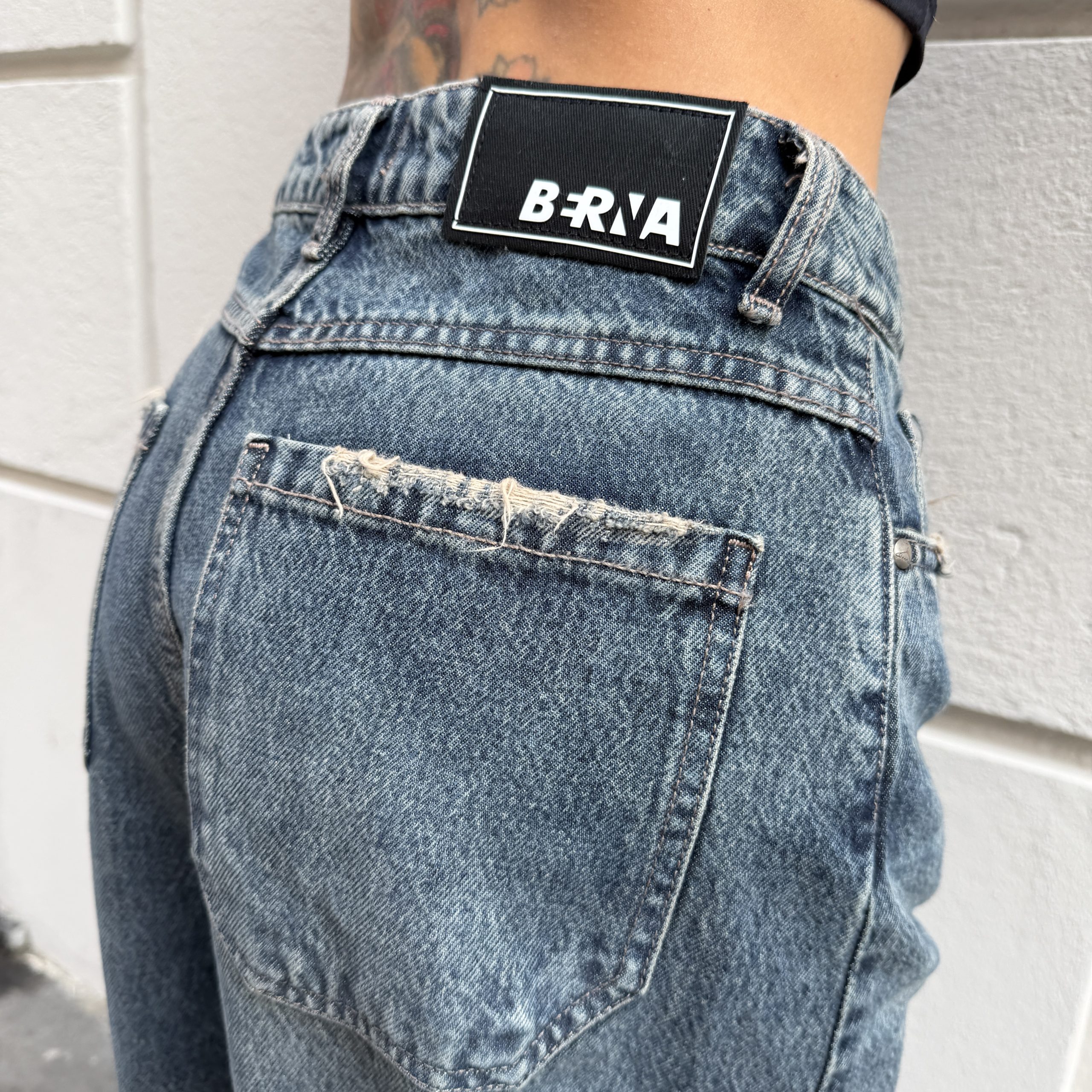 Berna - Jeans balloon con abrasioni - W 264158-30 - immagine 4