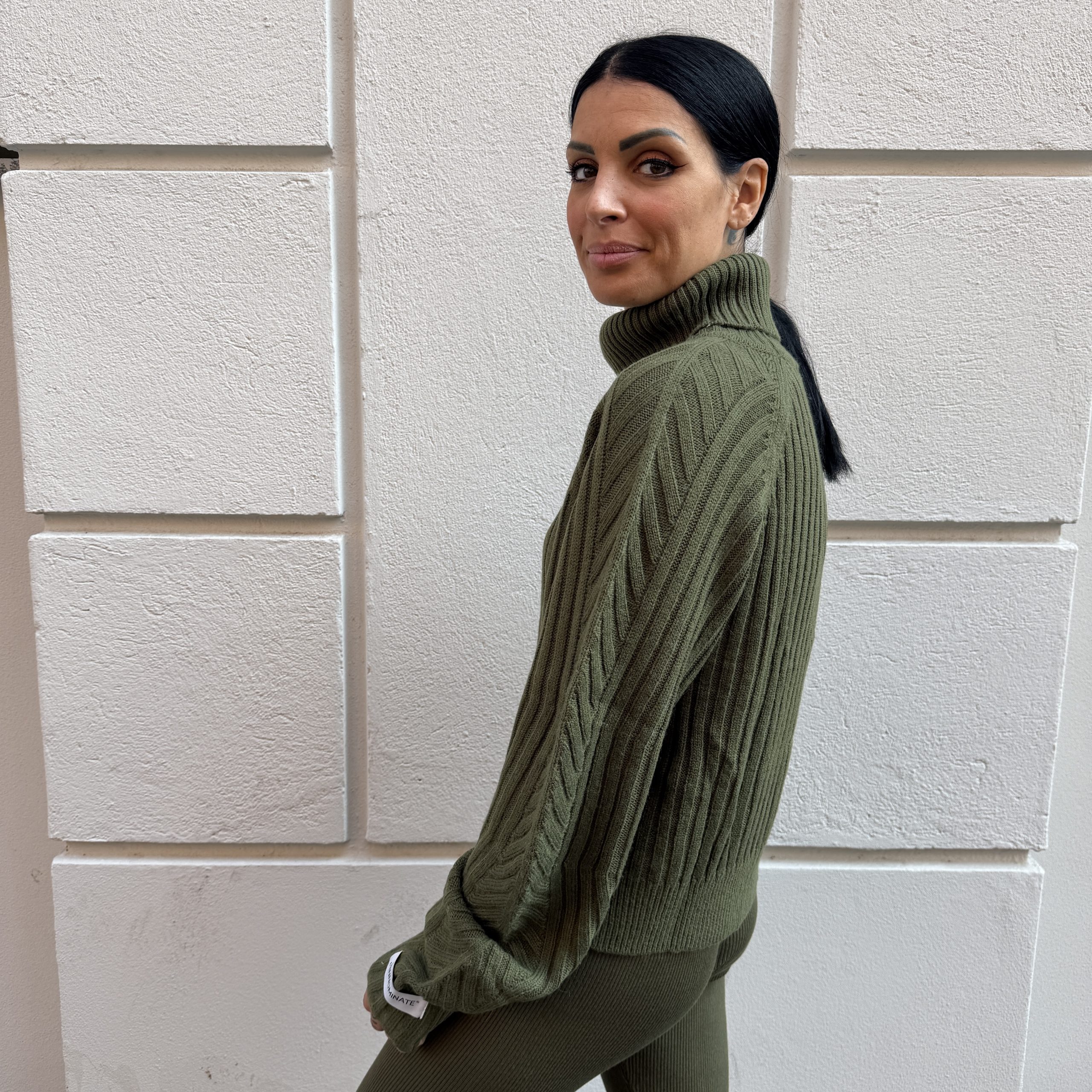 Hinnominate - Maglia a coste dolcevita - HMABW03187 - Oliva - immagine 2