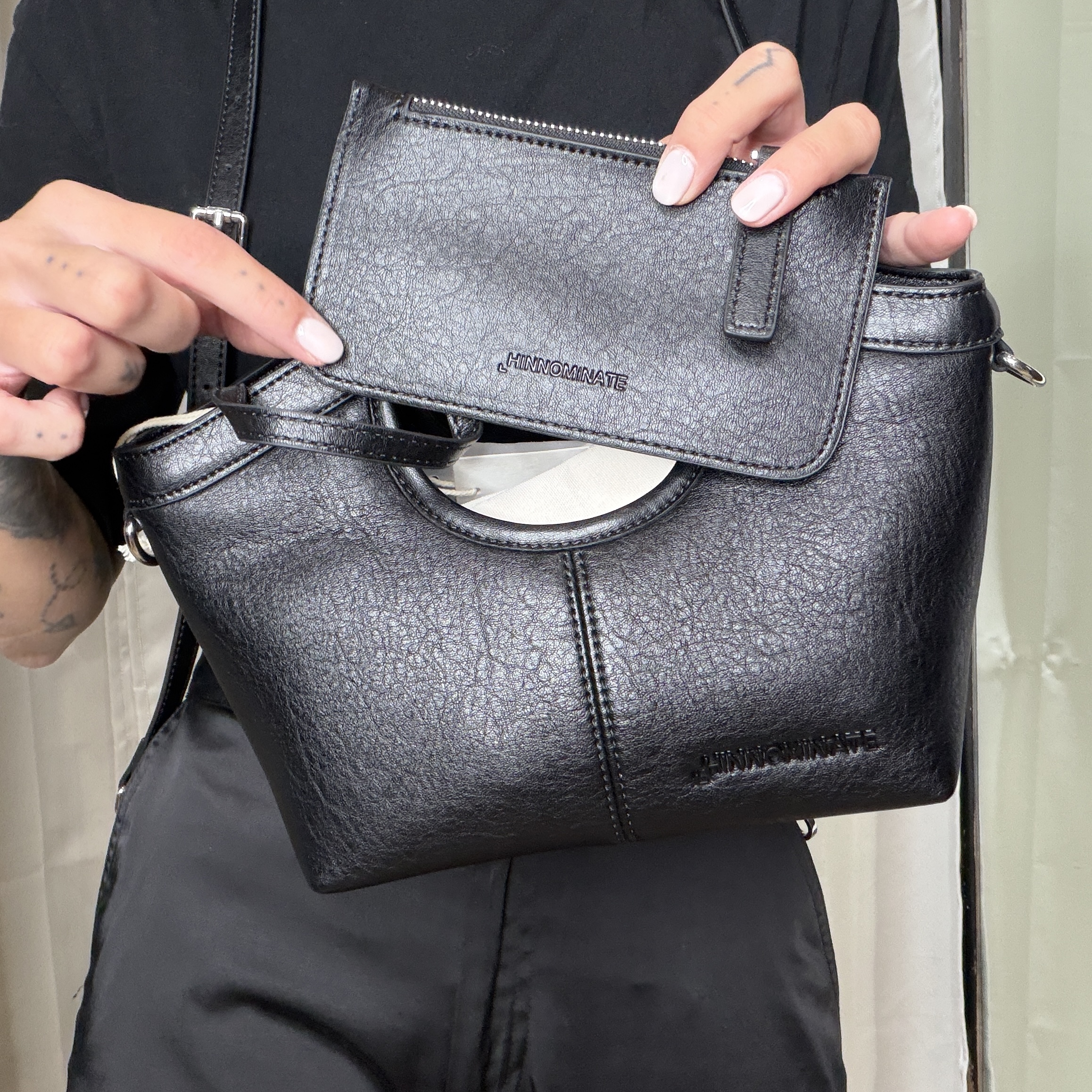 Hinnominate - Mini hobe bag - HMACW00231 - Nero - immagine 4