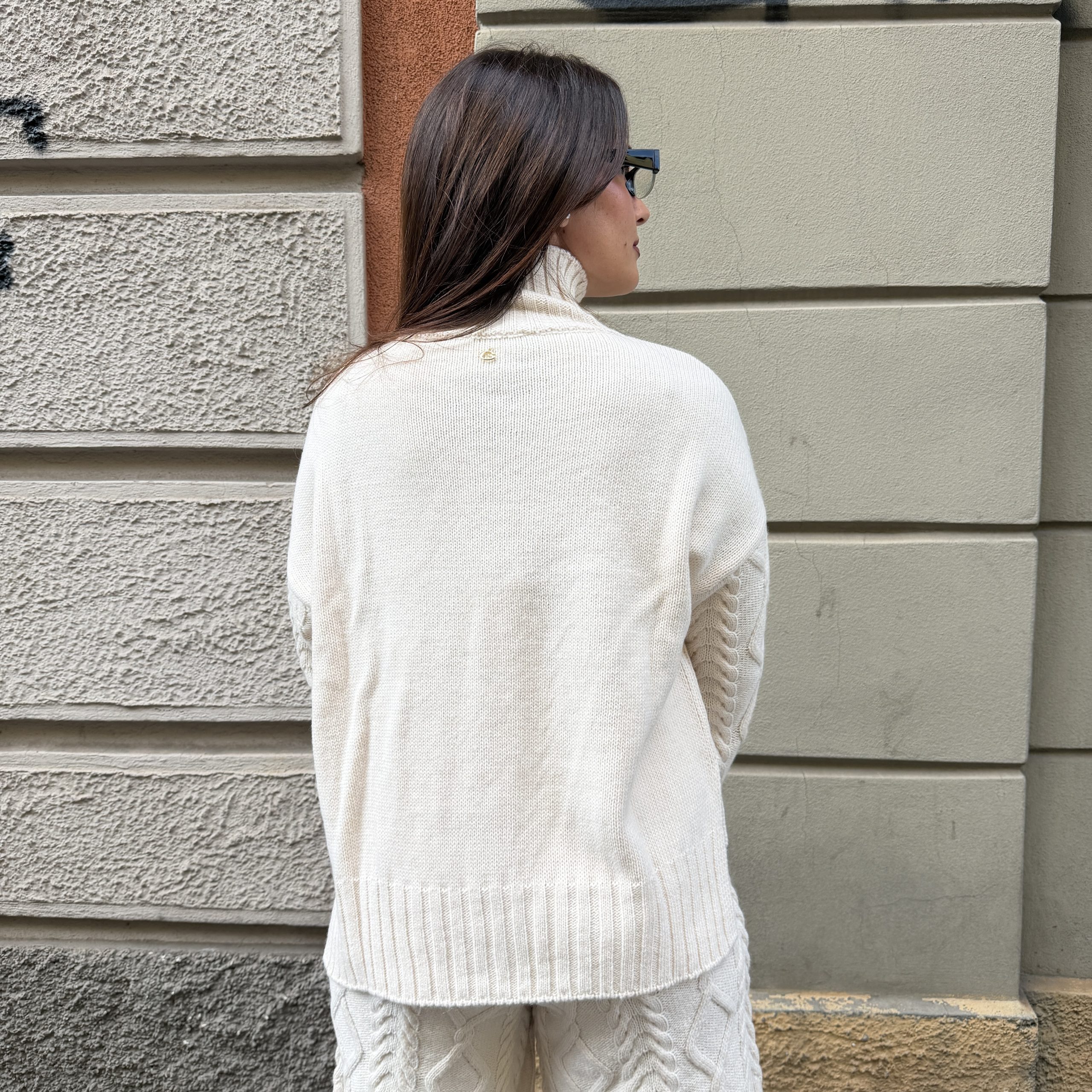 Gaelle Paris - Pullover con motivo a treccia e collo alto - GAABW11430 - Crema - immagine 3