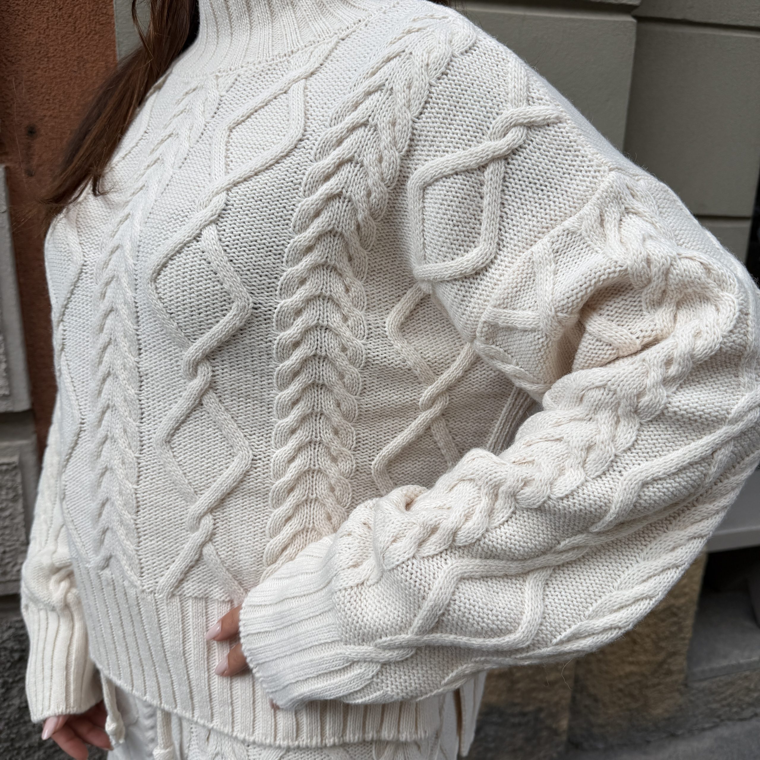 Gaelle Paris - Pullover con motivo a treccia e collo alto - GAABW11430 - Crema - immagine 4