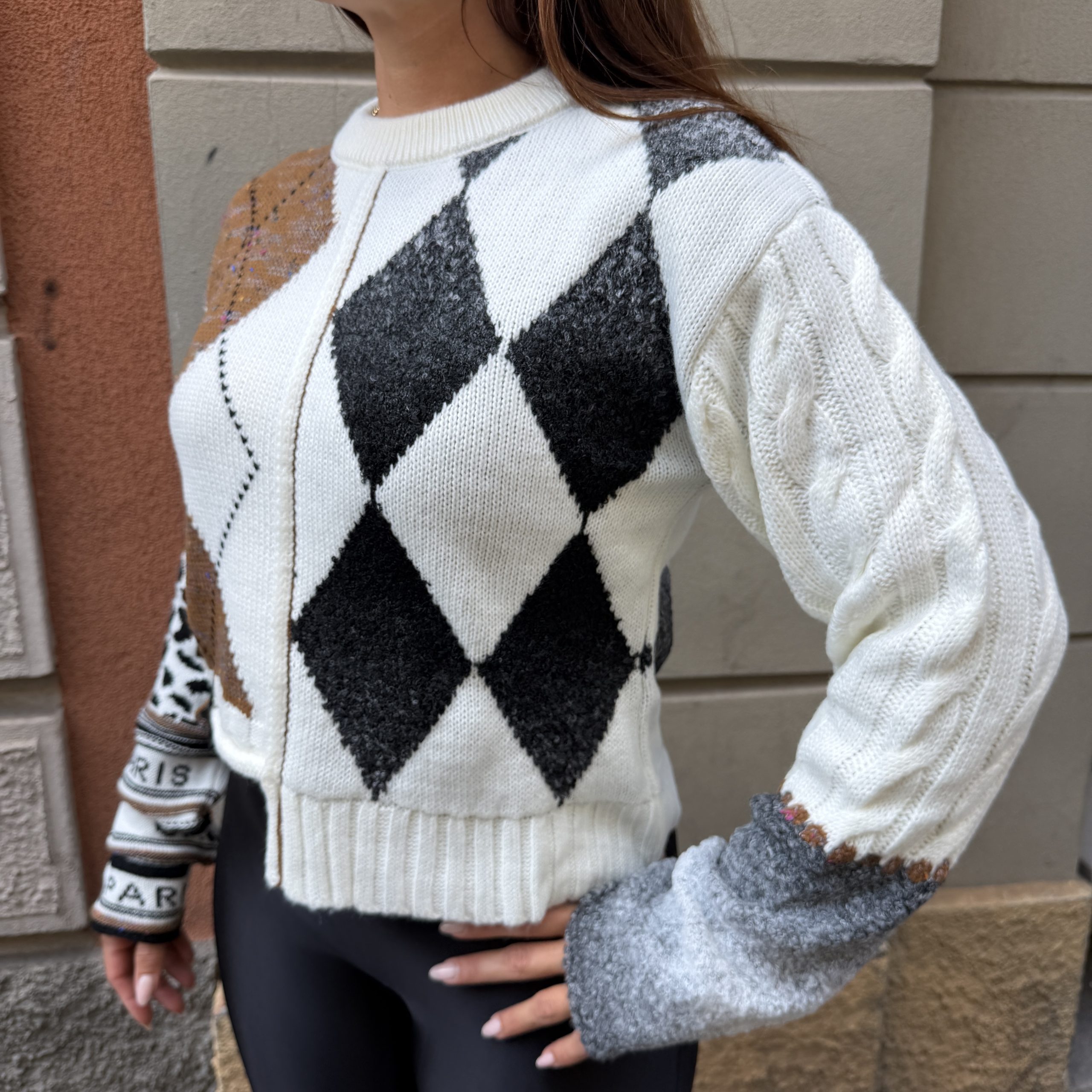 Gaelle Paris - Pullover paricollo con fondo irregolare e manica logata - GAABW11499 - Crema - immagine 5