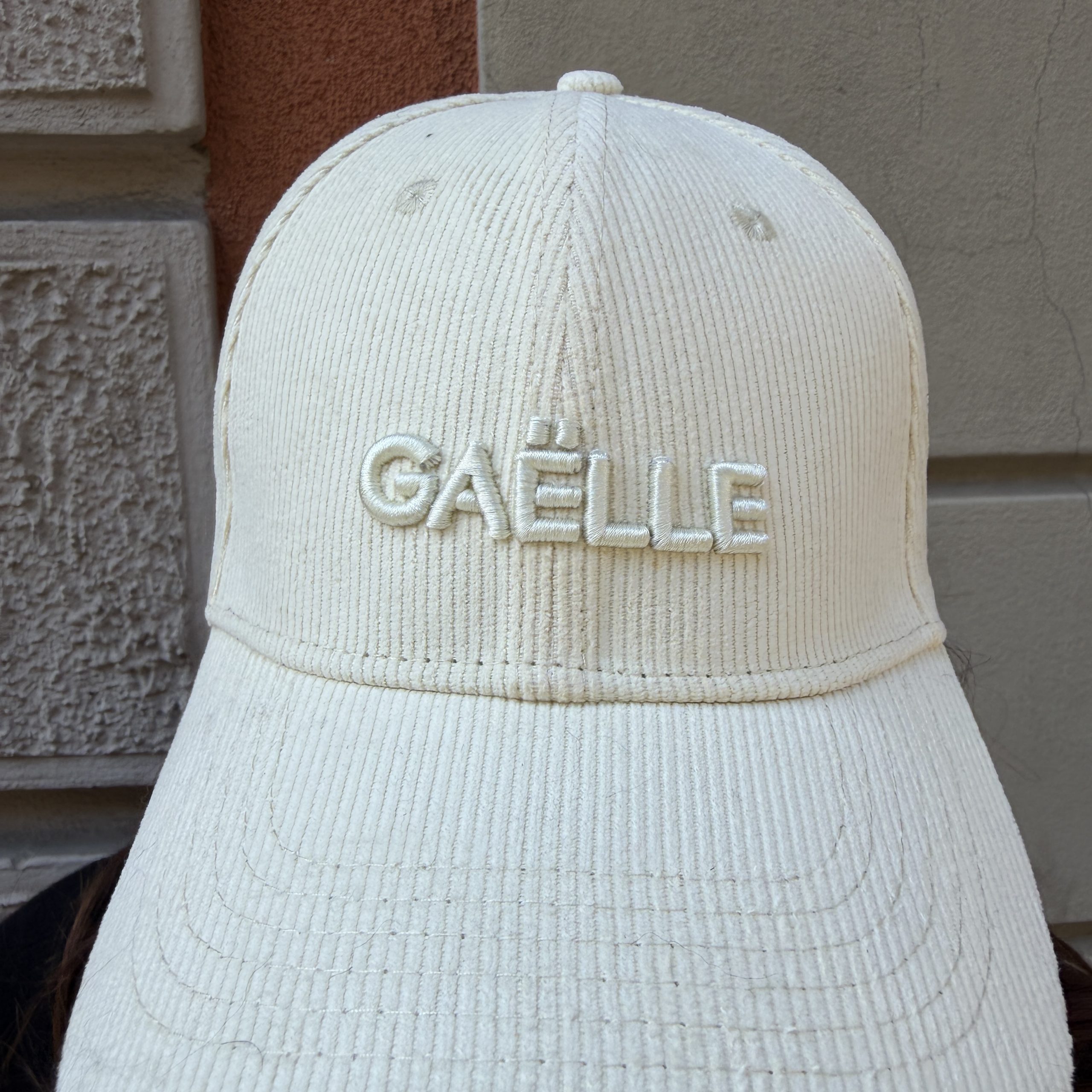 Gaelle Paris - Baseball velluto logo ricamo - GAACW03373 - Crema - immagine 2