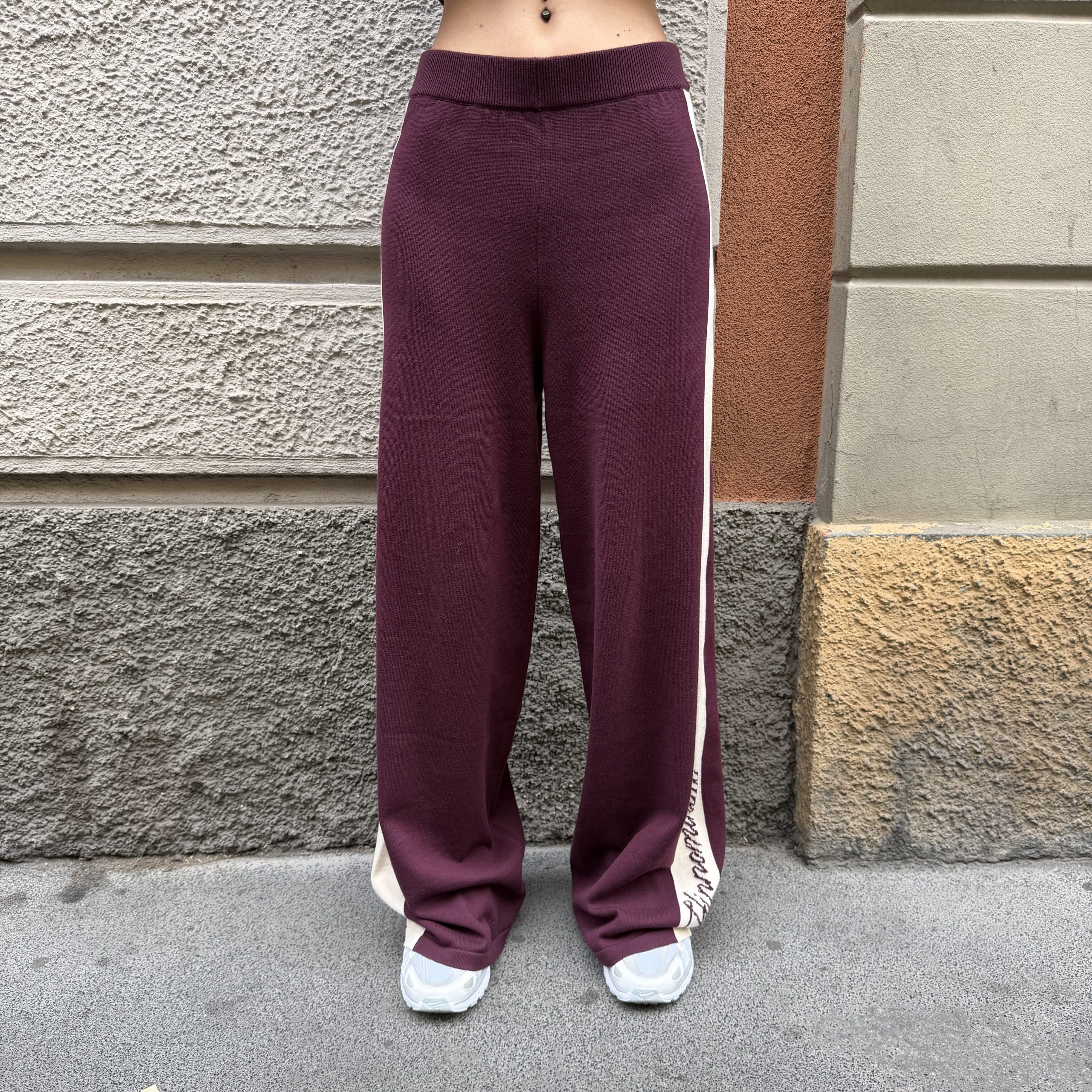 Hinnominate - Pantalone a palazzo in maglia - HMABW03021 - Bordeaux - immagine 2