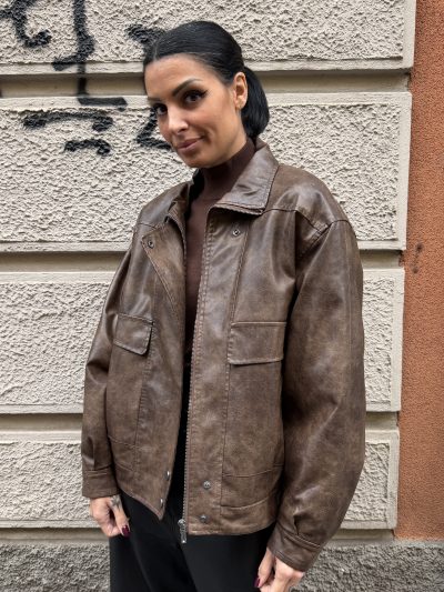GL for Her - Giacca over in ecopelle con tasche laterali e pattine e abbottonatura nascosta - GLD9035JW - Marrone