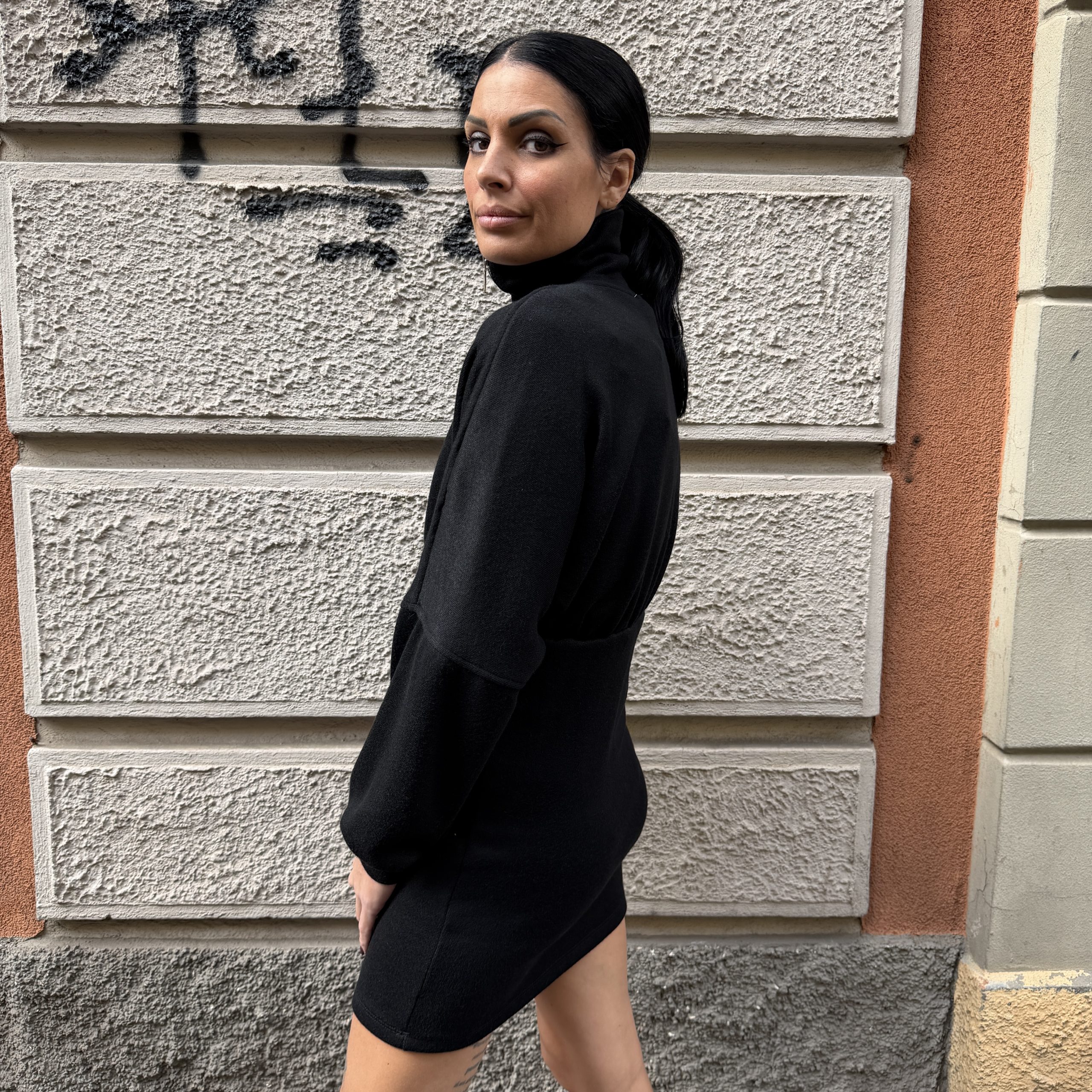 Kostumn1 - Abito in maglia con ricamo - KE2673 - Nero - immagine 2