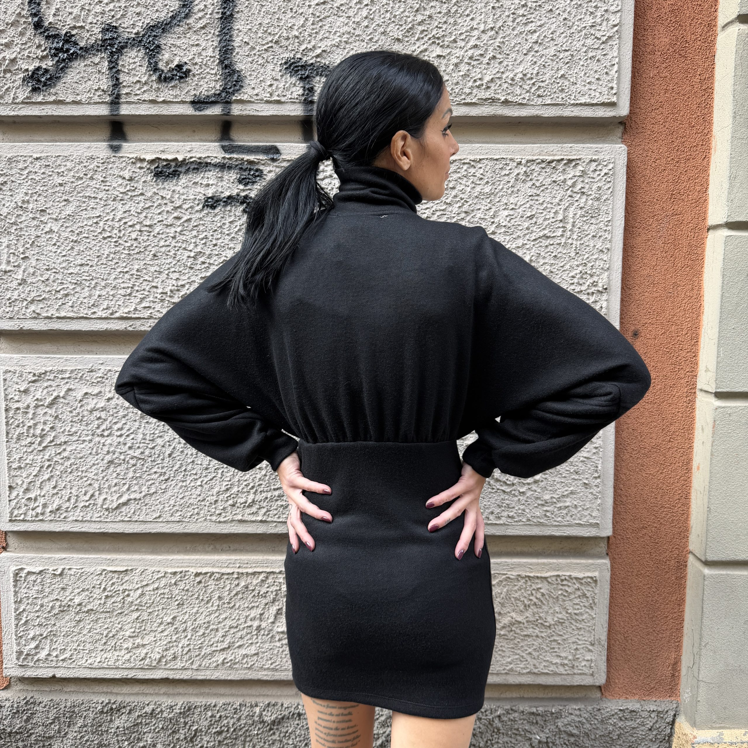 Kostumn1 - Abito in maglia con ricamo - KE2673 - Nero - immagine 3